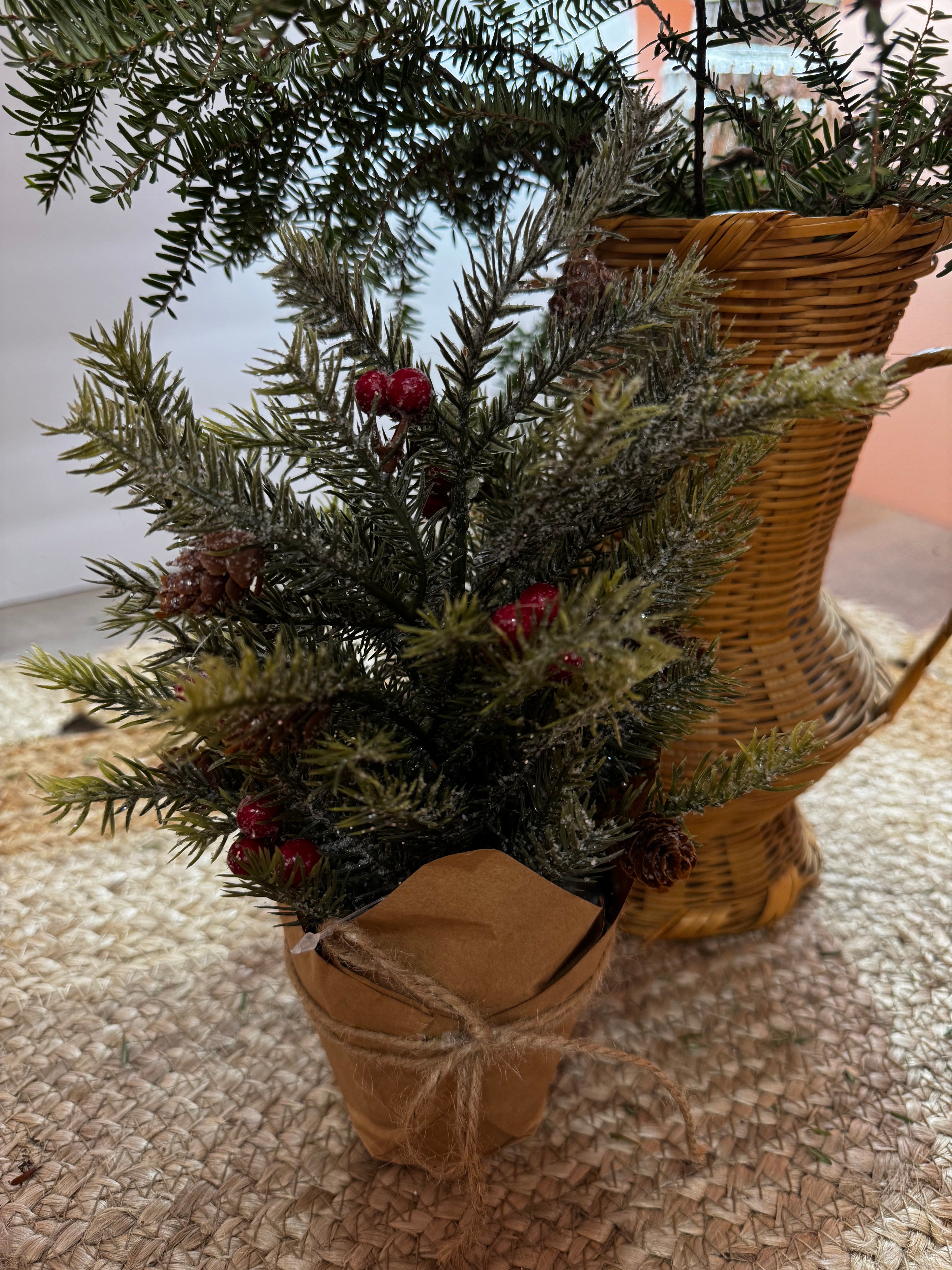 Glitter Tree w/Berries