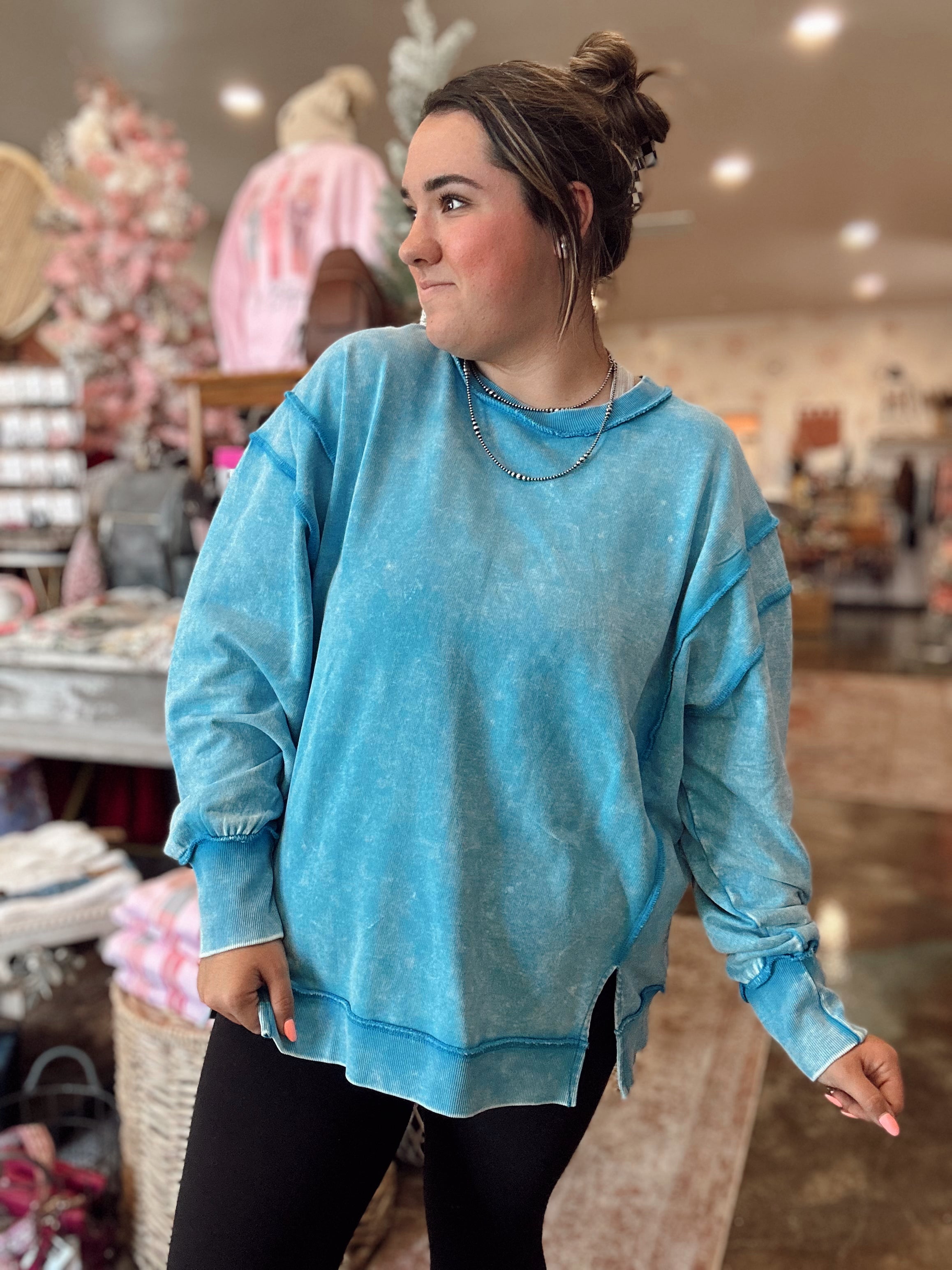Anna Crewneck (Sky Blue)