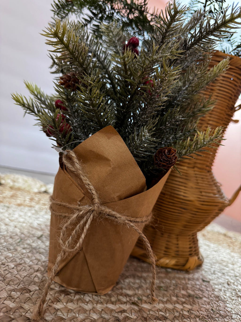Glitter Tree w/Berries
