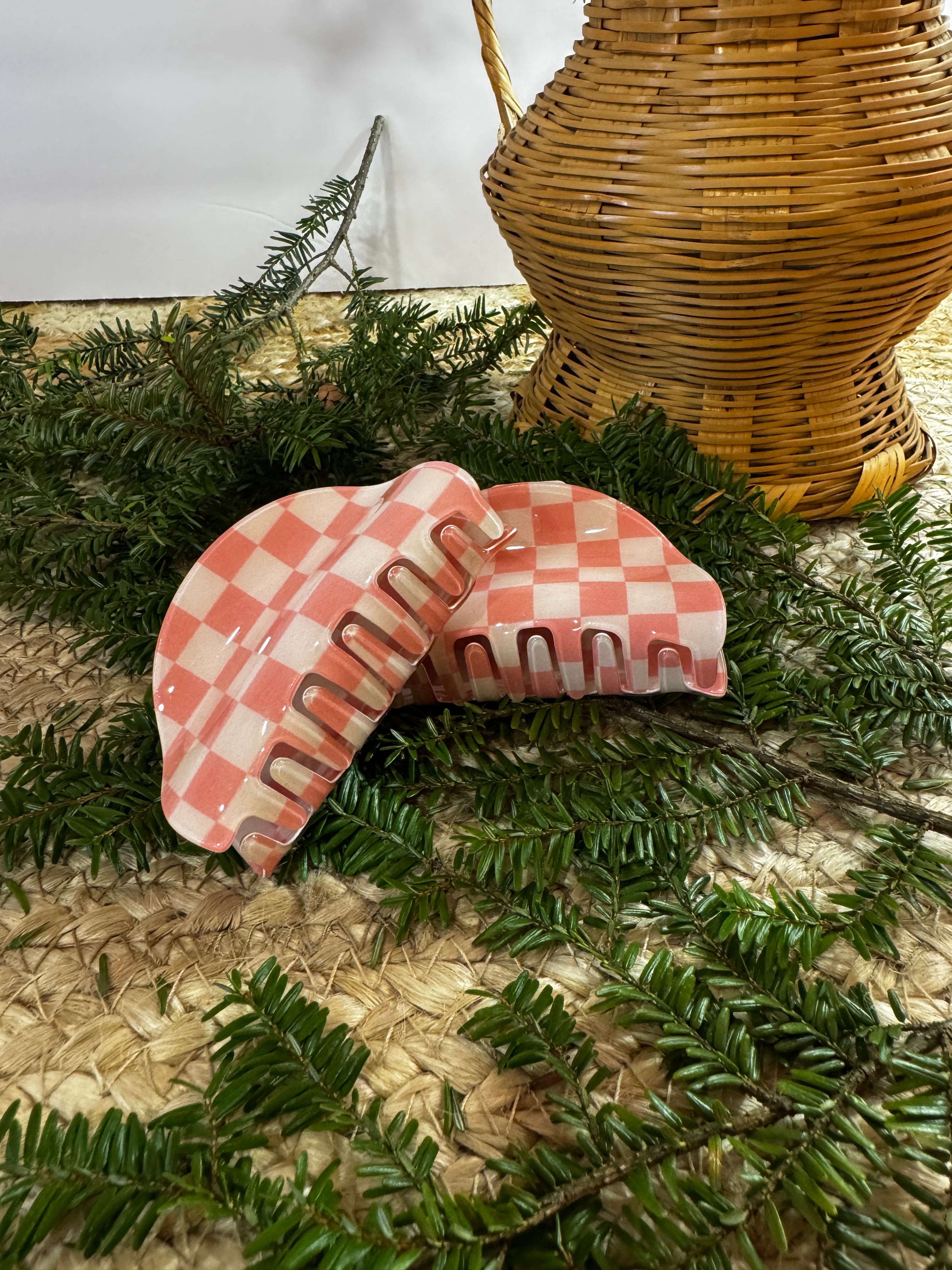 Pink & White Checkered Claw Hair Clip (Medium)