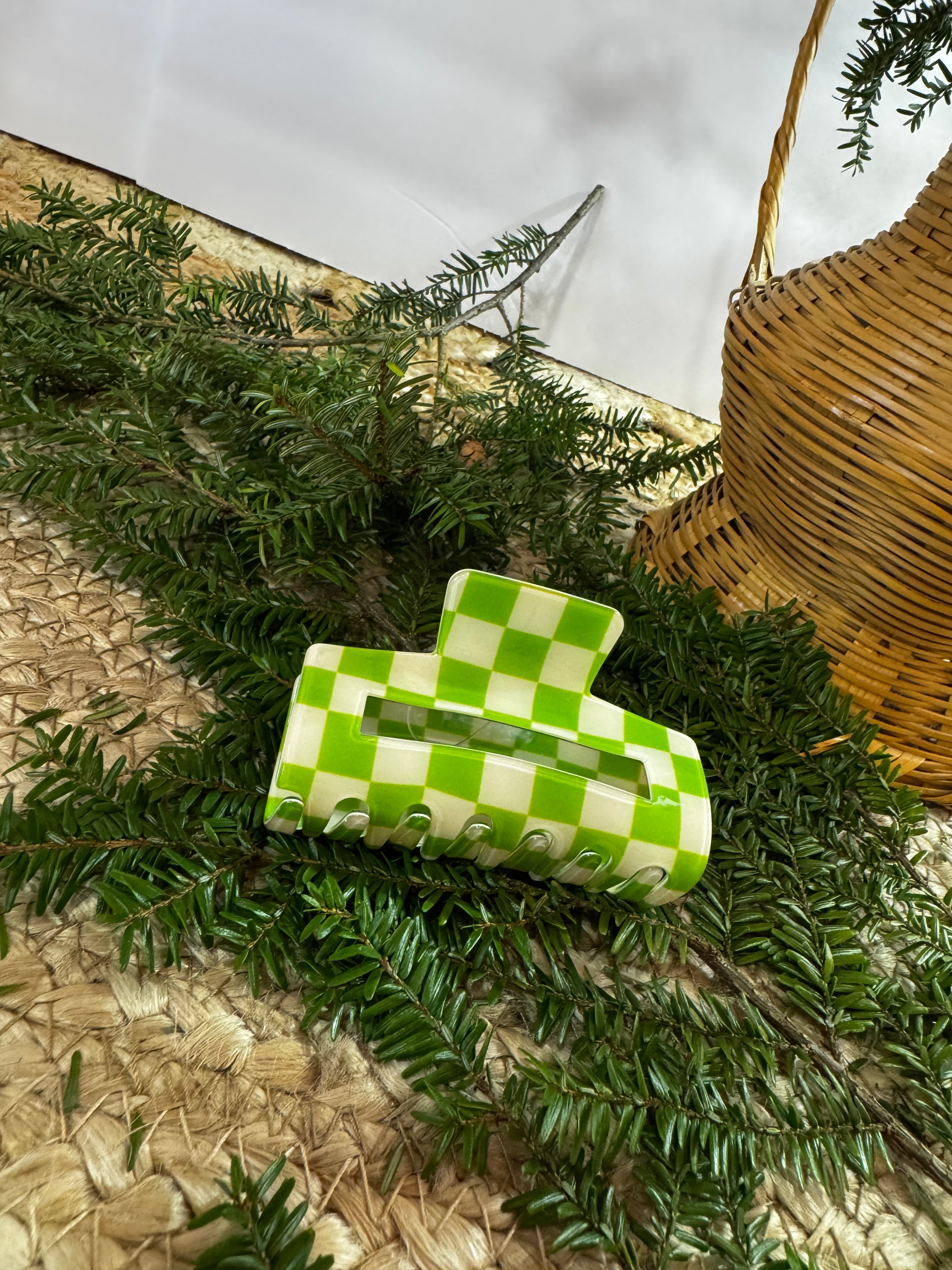 Lime & White Checkered Claw Hair Clip (Medium)